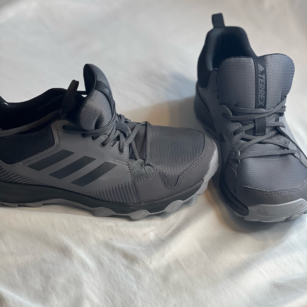 adidas outdoor Men's Terrex Tracerocker GTX Trail Running Shoe never worn